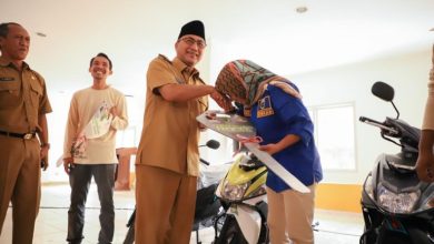 Dengar Curhatan SDM Pendamping PKH, Pj Bupati Muba Beri 3 Unit Sepeda Motor