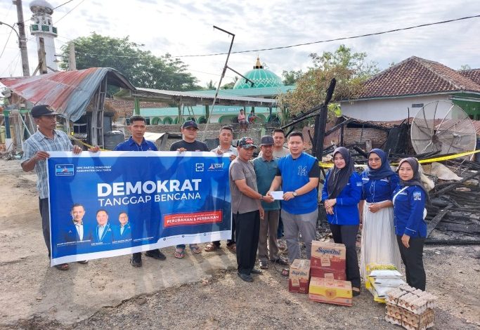 Ringankan Beban, Azmi Shofix Salurkan Bantuan untuk Korban Musibah Kebakaran