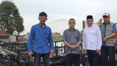 Bantu Korban Kebakaran di Desa Ibul Besar III, Ketua DPW PKS Sumsel Terjun ke Lokasi