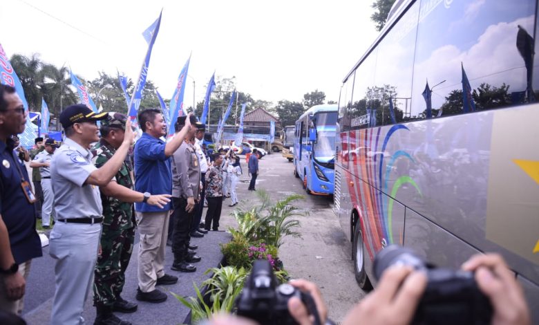 Herman Deru Keberangkatan Ratusan Pemudik Asal Sumsel ke Sejumlah Daerah di Pulau Sumatera dan Jawa