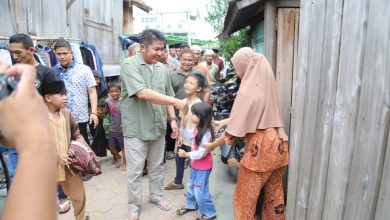 Warga 14 Ilir Antusias Sambut Kehadiran Herman Deru Safari Jumat di Masjid Ar Rohman