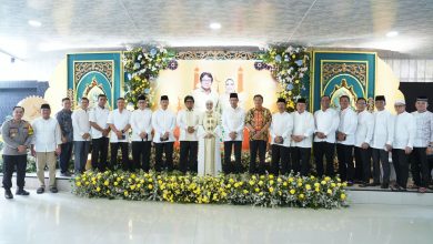 Usai Shalat Ied, RA Anita Silaturahmi Ke Griya Agung Bersama Forkopimda