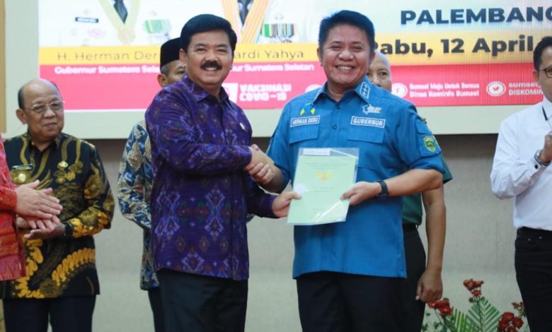 Menteri ATR/Kepala BPN Serahkan Serifikat BMN, BMD, dan BUMN