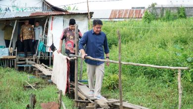 Sudah Tak Layak Huni, Herman Deru Tinjau Kondisi Rumah Ibu Azizah Untuk Program Bedah Rumah