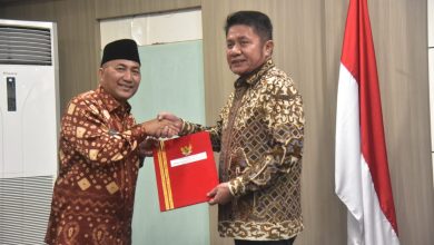 Serahkan SK Perpanjangan Pj Bupati Muba, Herman Deru Beri Pesan Khusus Untuk Apriyadi