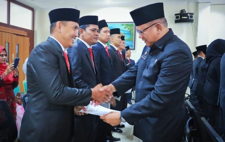 Pj Sekda Lantik Pejabat Administrasi dan Fungsional Pemkab Muba