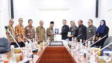 Pj Bupati Apriyadi Masifkan Modal Usaha untuk Emak-emak Prasejahtera