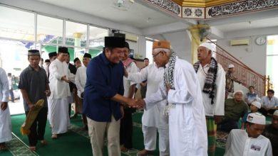 Safari Jum’at di Masjid Hibatul Haqqi 2 Ilir, Herman Deru Ingatkan Pentingnya Rasa Ikhlas Memakmurkan Masjid