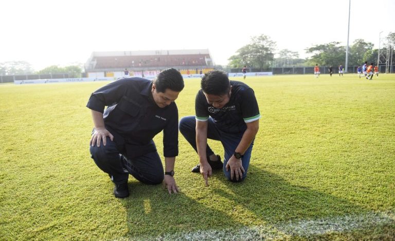 Erick Thohir Pantau Seleksi Pemain Sepakbola Timnas Piala Dunia U17 di Palembang