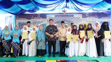 Hafal Al-Qur’an 30 Juz, Herman Deru Hadiahi Septa Anggira Umroh Gratis