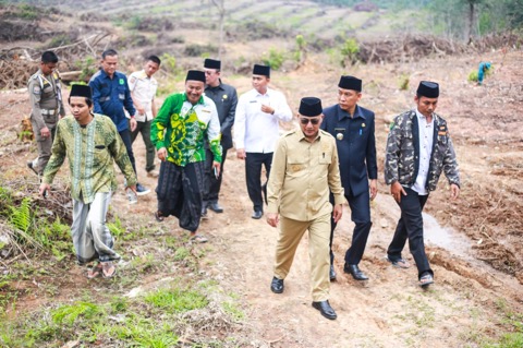 Pj Bupati Apriyadi Tinjau Lahan Pembangunan Kampus NU di Tungkal Jaya