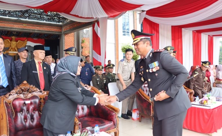 Peringati HUT Bhayangkara ke-77, Kapolres Musi Rawas Dapatkan Kejutan dari TNI