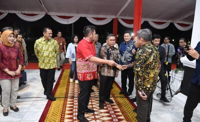 Bertemu di Griya Agung, Herman Deru dan Wamen LHK Bahas Antisipasi Elnino dan Karhutla