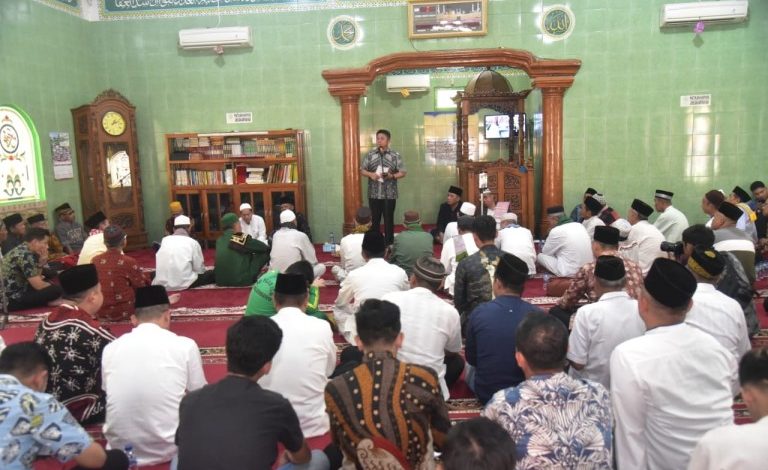 Masjid Miftahul Jannah Ramai Jemaah, Herman Deru: Kemakmuran Masjid Ini Harus Dipelihara