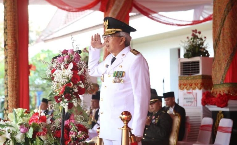 Upacara Penurunan Bendera HUT RI Dimeriahkan Marching Band dan Paduan Suara