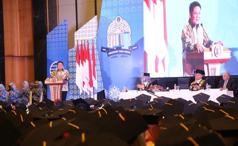 Herman Deru Harapkan Alumni UT Turut Andil Cetak Generasi Cerdas dan Berkarakter