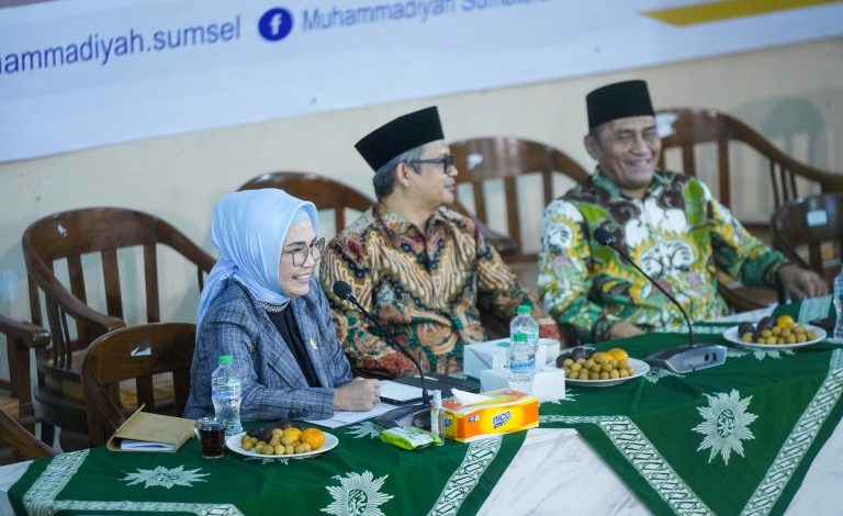 RA Anita Jadi Narasumber Dialog Kebangsaan “Perempuan Dalam Kancah Politik”