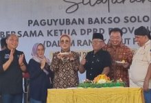 Ketua DPRD Sumsel Apresiasi Paguyuban Bakso Solo Berseri, Bagikan Bakso Gratis 6500 Porsi