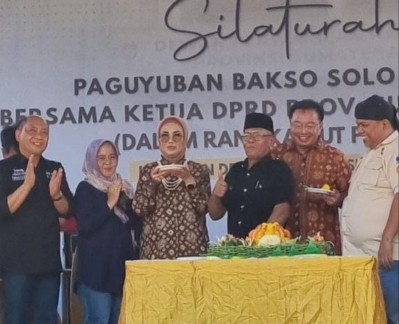 Ketua DPRD Sumsel Apresiasi Paguyuban Bakso Solo Berseri, Bagikan Bakso Gratis 6500 Porsi