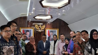 Anggota Komisi 1 DPRD Provinsi Sumsel Bersama Tenaga Honorer Gelar Audensi Dengan Anggota DPR RI